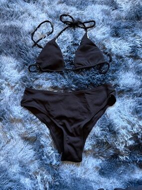 PrettyLittleThing Black Ribbed Triangle Bikini Set